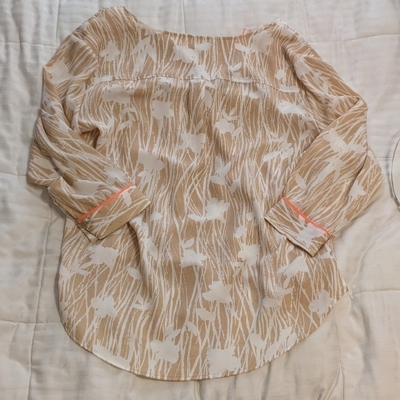 New York & Company slightly sheer blouse size Extra large - Picture 2 of 8